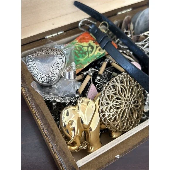 Mystery Jewelry Box, All Wearable, Vintage To Now - Picture 6 of 8